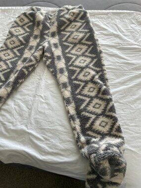 Feejays Gray & White Fuzzy Geometric Lounge Pants – Soft & Cozy